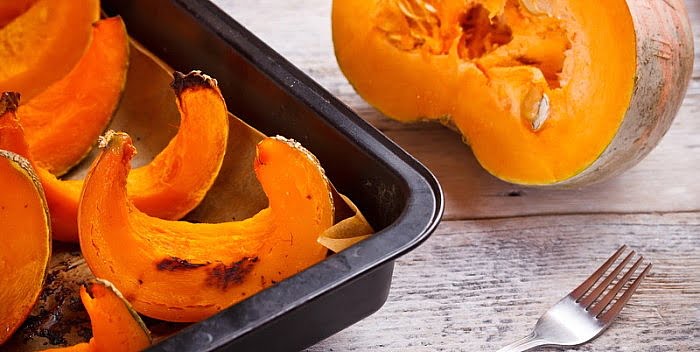 pompoen_bakken-700×352 Hoe Rooster je een Pompoen in de Oven