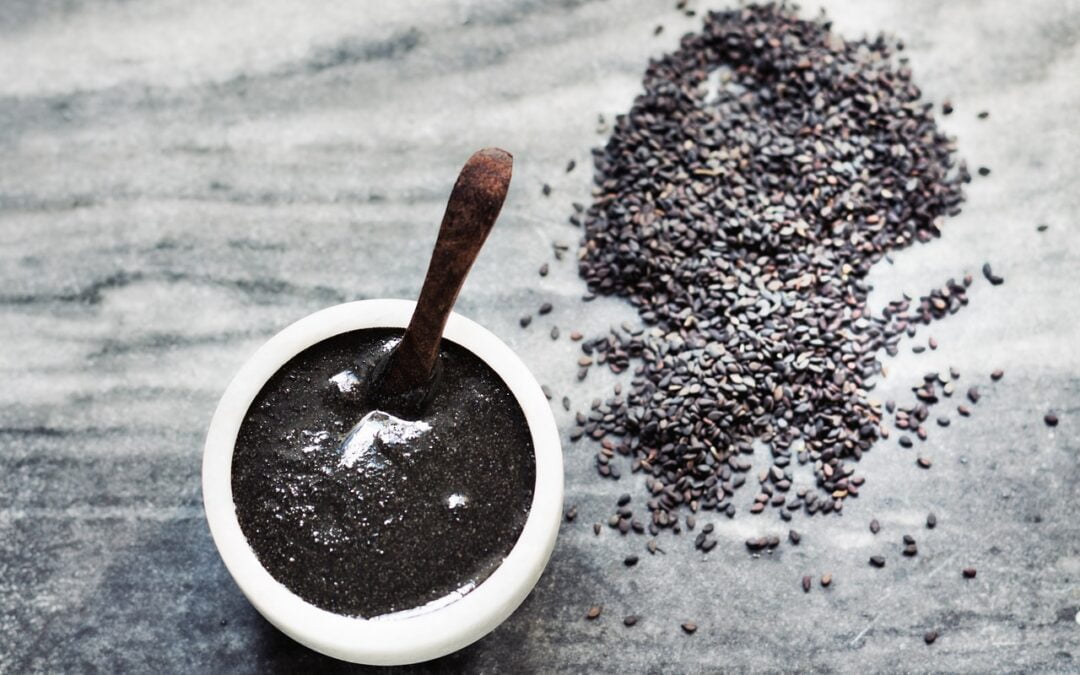 Zwarte sesamzaadjes – Ontdek de geweldige gezondheidsvoordelen van zwarte sesamzaadjes